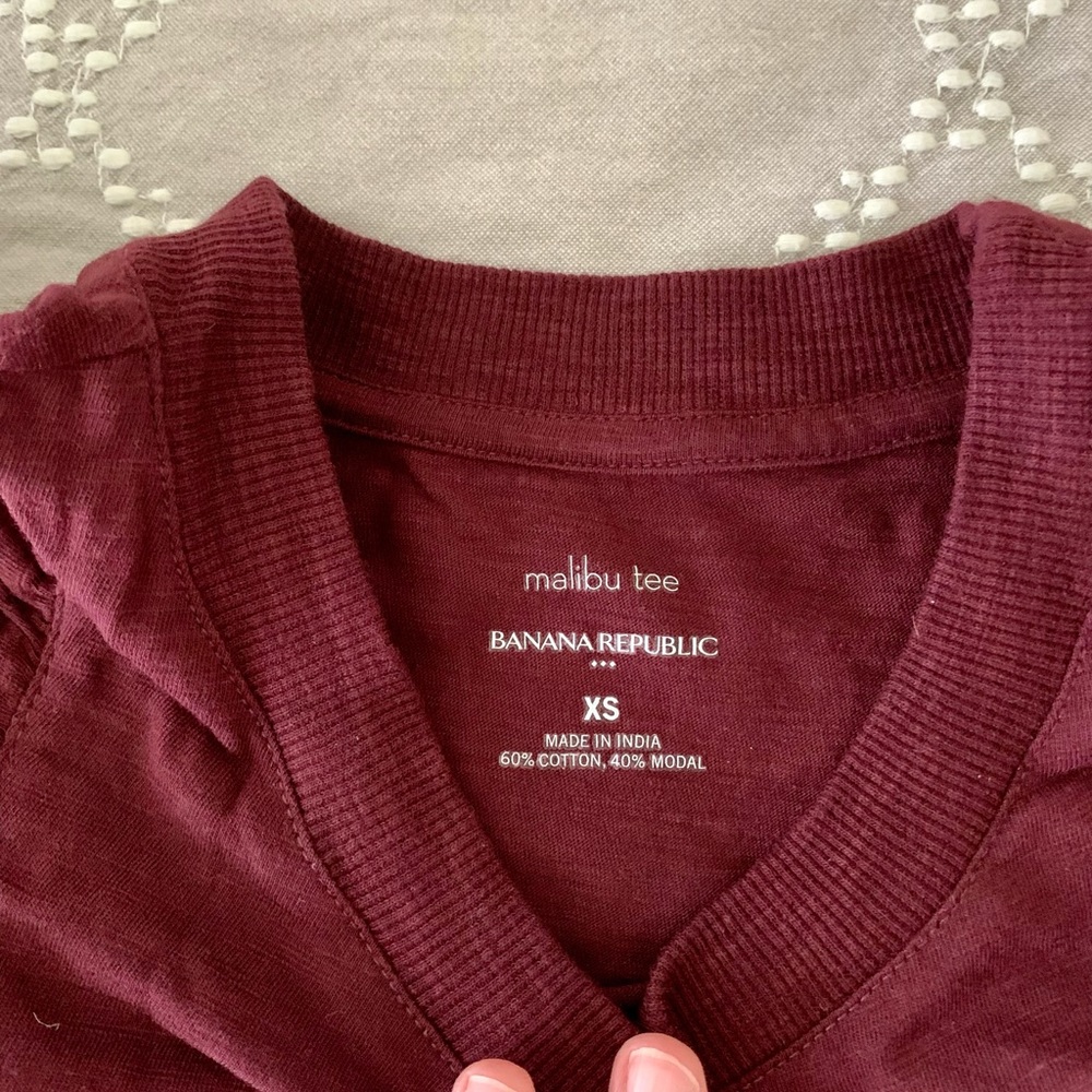 BANANA REP like new tee, nwot - Picture 4 of 4